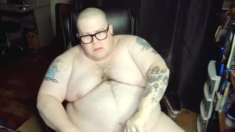 Snapshot of hoosierdaddyxl chatting on 01-20-25, 04:10 Sir online show from 01-20-25, 04:10