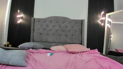 Snapshot of hoot_booys_ chatting on 10-27-25, 03:16 hoot_booys_ online show from 10-27-25, 03:16