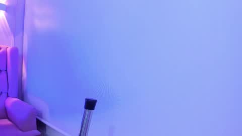 Snapshot of hoot_booys_ chatting on 10-31-25, 09:05 hoot_booys_ online show from 10-31-25, 09:05