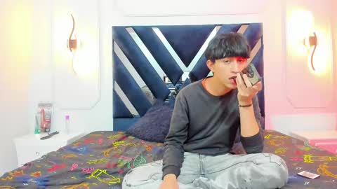 Snapshot of hoot_booys_ chatting on 11-17-25, 03:23 hoot_booys_ online show from 11-17-25, 03:23