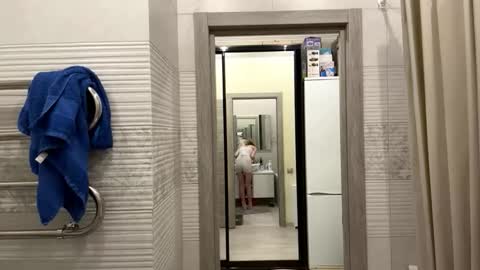 Emmi online show from 11-02-25, 05:21