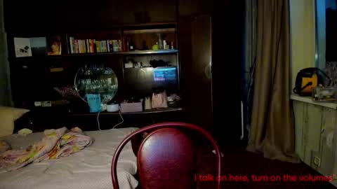Snapshot of hoppypoppyy chatting on 10-14-25, 03:13 Bambi online show from 10-14-25, 03:13