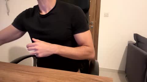 Snapshot of hornboy43 chatting on 11-21-25, 08:51 Oliver Saints online show from 11-21-25, 08:51