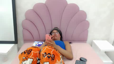 horny_bri_ online show from 11-22-25, 06:51