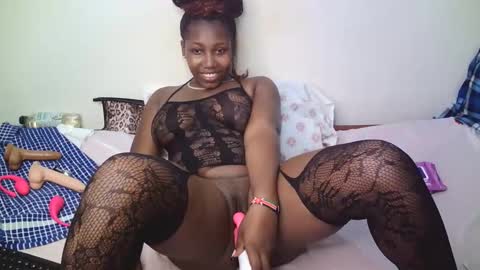 Snapshot of horny_cutiey chatting on 02-26-26, 04:39 cutiey online show from 02-26-26, 04:39