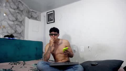 MILET Y FOX   online show from 01-15-26, 05:01