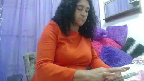 Snapshot of horny_mommy17 chatting on 10-07-25, 12:52 armina online show from 10-07-25, 12:52