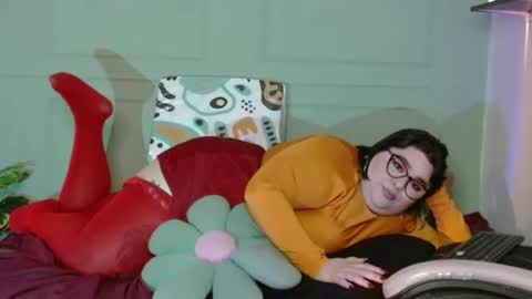 Snapshot of horny_neighbors_ chatting on 12-06-24, 10:05 onlyTiffany I broke up with frank 10 days ago online show from 12-06-24, 10:05