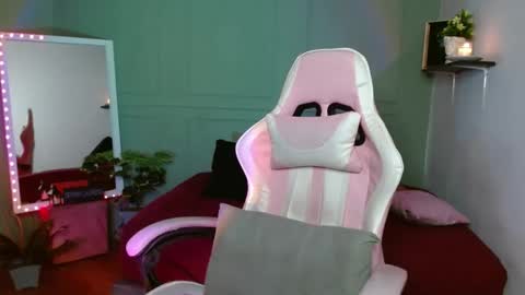 Snapshot of horny_neighbors_ chatting on 12-25-24, 08:07 onlyTiffany I broke up with frank 10 days ago online show from 12-25-24, 08:07