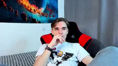 Snapshot of horny_yo chatting on 02-11-25, 02:13 Max online show from 02-11-25, 02:13