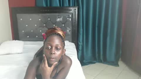 Snapshot of hornybella4 chatting on 12-20-24, 02:52 Bella online show from 12-20-24, 02:52