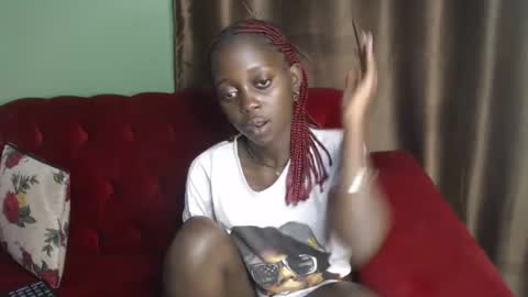 Snapshot of hornybella4 chatting on 01-26-25, 12:05 Bella online show from 01-26-25, 12:05