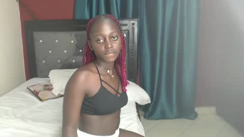 Snapshot of hornybella4 chatting on 01-26-25, 04:20 Bella online show from 01-26-25, 04:20