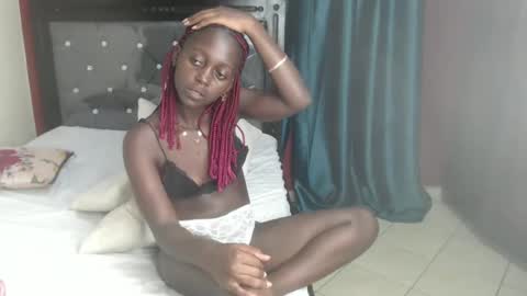 Snapshot of hornybella4 chatting on 02-02-25, 03:28 Bella online show from 02-02-25, 03:28