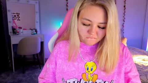 Snapshot of hornycakee chatting on 10-12-25, 11:31 HornyCakee online show from 10-12-25, 11:31