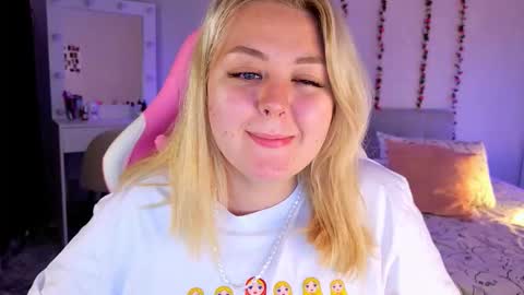 Snapshot of hornycakee chatting on 10-15-25, 10:37 HornyCakee online show from 10-15-25, 10:37