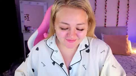 Snapshot of hornycakee chatting on 10-16-25, 12:28 HornyCakee online show from 10-16-25, 12:28