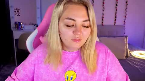 Snapshot of hornycakee chatting on 10-21-25, 11:55 HornyCakee online show from 10-21-25, 11:55