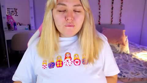 Snapshot of hornycakee chatting on 11-19-25, 10:04 HornyCakee online show from 11-19-25, 10:04