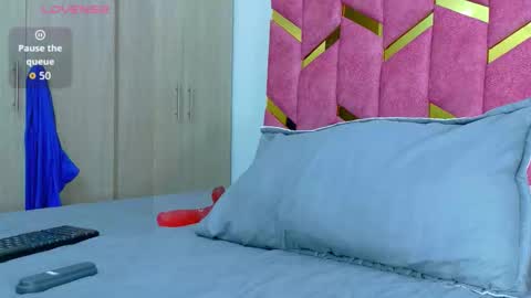 Snapshot of hornyhousekeeper_ chatting on 10-25-25, 03:29 Valentina online show from 10-25-25, 03:29