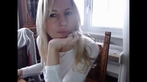 Snapshot of hornyssima chatting on 11-16-25, 09:15 Hornyssima online show from 11-16-25, 09:15