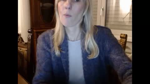 Snapshot of hornyssima chatting on 11-23-25, 04:18 Hornyssima online show from 11-23-25, 04:18