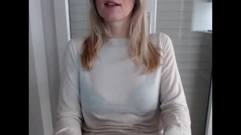 Snapshot of hornyssima chatting on 12-04-25, 04:05 Hornyssima online show from 12-04-25, 04:05