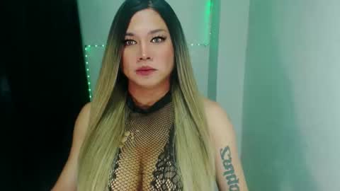 Snapshot of hosersecockselfsucker chatting on 12-04-24, 02:53 YOUR MAJESTY LUCY PEARL online show from 12-04-24, 02:53