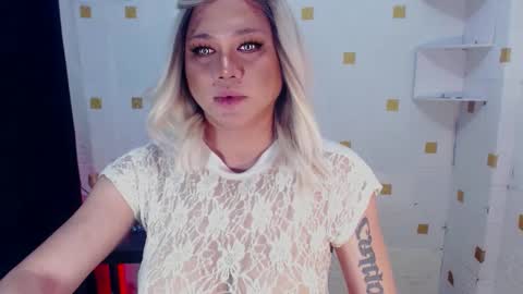 Snapshot of hosersecockselfsucker chatting on 01-18-25, 07:07 YOUR MAJESTY LUCY PEARL online show from 01-18-25, 07:07