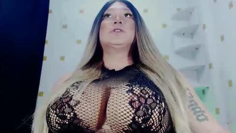 Snapshot of hosersecockselfsucker chatting on 01-28-25, 03:57 YOUR MAJESTY LUCY PEARL online show from 01-28-25, 03:57