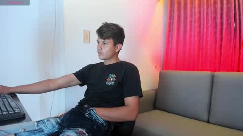 Snapshot of hospick_white chatting on 11-14-25, 07:12 hospick_white online show from 11-14-25, 07:12