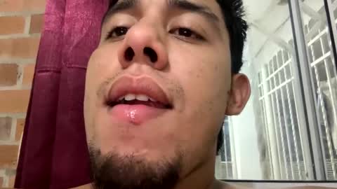 Snapshot of hot2512 chatting on 02-25-25, 02:25 hot2512 online show from 02-25-25, 02:25