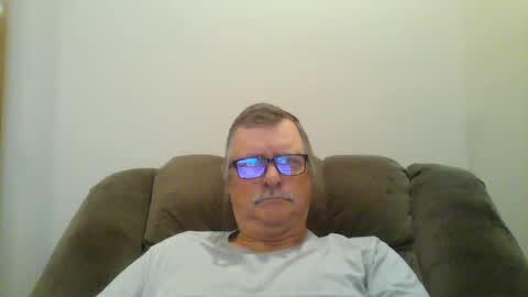 Snapshot of hot4tightholes chatting on 12-19-24, 03:19 hot4tightholes online show from 12-19-24, 03:19