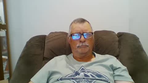 Snapshot of hot4tightholes chatting on 09-19-25, 01:23 hot4tightholes online show from 09-19-25, 01:23
