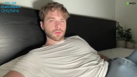 Snapshot of hot8pack01 chatting on 12-12-24, 05:20 Edward aka Wolf online show from 12-12-24, 05:20