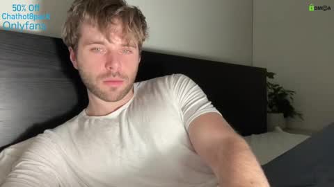 Snapshot of hot8pack01 chatting on 01-07-25, 09:25 Edward aka Wolf online show from 01-07-25, 09:25