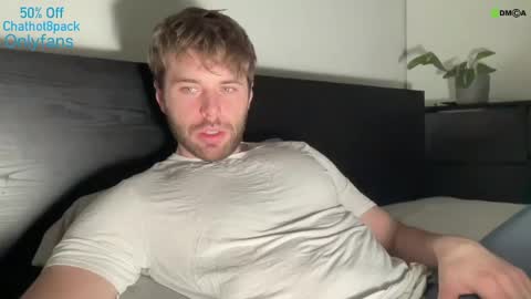 Snapshot of hot8pack01 chatting on 03-10-25, 09:51 Edward aka Wolf online show from 03-10-25, 09:51