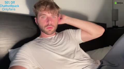 Snapshot of hot8pack01 chatting on 09-09-25, 08:08 Edward aka Wolf online show from 09-09-25, 08:08