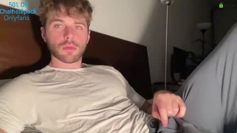 Snapshot of hot8pack01 chatting on 11-13-25, 11:25 Edward aka Wolf online show from 11-13-25, 11:25