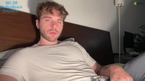 Snapshot of hot8pack01 chatting on 11-18-25, 08:35 Edward aka Wolf online show from 11-18-25, 08:35