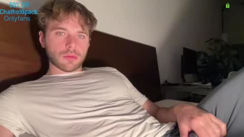 Snapshot of hot8pack01 chatting on 11-20-25, 10:20 Edward aka Wolf online show from 11-20-25, 10:20