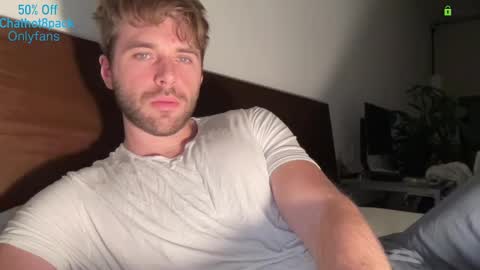 Snapshot of hot8pack01 chatting on 11-23-25, 01:27 Edward aka Wolf online show from 11-23-25, 01:27