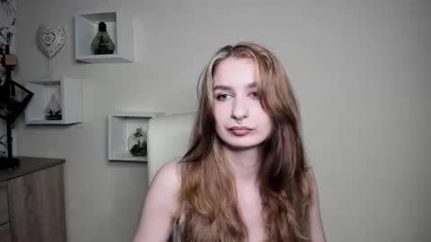 Snapshot of hot_1nina chatting on 10-13-25, 05:51 NINA online show from 10-13-25, 05:51