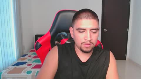 Snapshot of hot__husbands chatting on 02-22-25, 09:15 hot__husbands online show from 02-22-25, 09:15