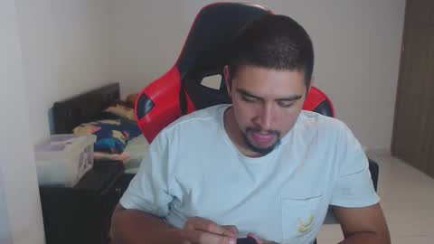 Snapshot of hot__husbands chatting on 09-25-25, 12:14 hot__husbands online show from 09-25-25, 12:14