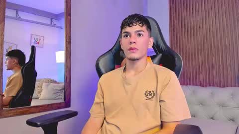 Snapshot of hot_alex1 chatting on 12-19-25, 03:35 alex online show from 12-19-25, 03:35