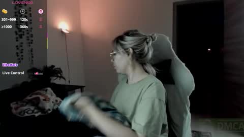   online show from 10-10-25, 09:36