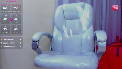 Snapshot of hot_beauty__ chatting on 01-31-25, 08:01 VALENTINA online show from 01-31-25, 08:01