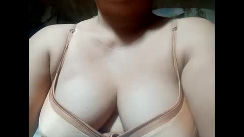 Snapshot of hot_boobs21 chatting on 12-02-24, 09:28 hot_boobs21 online show from 12-02-24, 09:28