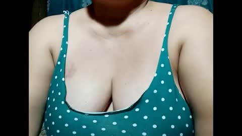 Snapshot of hot_boobs21 chatting on 02-17-25, 11:55 hot_boobs21 online show from 02-17-25, 11:55